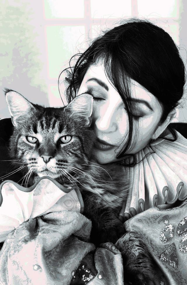 KATE BUSH AND KITTY 