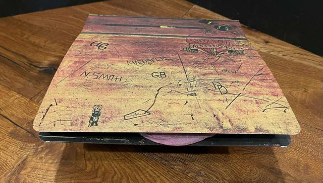 SCHOOL'S OUT FOREVER 