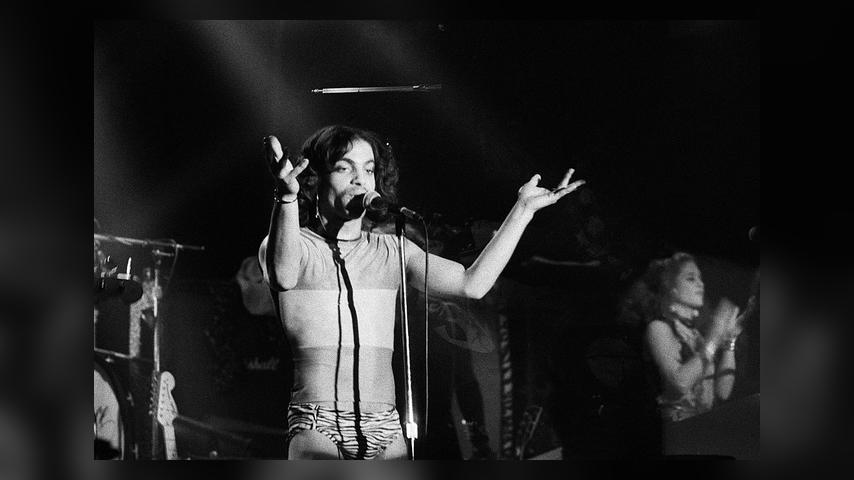 LOS ANGELES - NOVEMBER 26 : Singer song-writer and musician Prince performs at the Roxy Theatre on November 26, 1979 in Los Angeles (now in West Hollywood), California. (Photo by Sherry Rayn Barnett /Michael Ochs Archives/Getty Images)